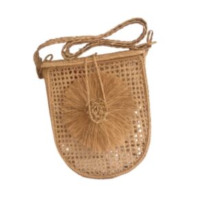 Bolso Mediano Tejido En Palma De Ira Con Aplique Flor Ripia