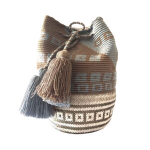 Mochila Wayuú Con Base Canasto Tejida En Paja Mawisa Y Campaneros