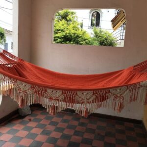 Hamaca Morroana En Algodón Color Naranja Con Guarniciones En Macrame Color Blanco Hueso