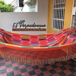 Tradicional Hamaca San Jacintera En Hilo De Algodón Paleteada Con El Tradicional Diseño Lampazo Rematada Con Guarnición En Macrame