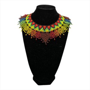 collar en mostacilla
